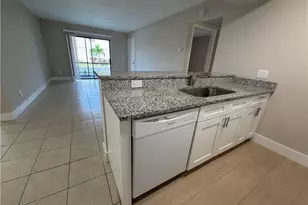 5317 Summerlin Rd, Fort Myers, FL 33919 - Photo 7
