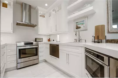 365 5th Ave S #307, Naples, FL 34102 - Photo 3