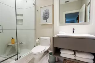 365 5th Ave S, Naples, FL 34102 - Photo 15