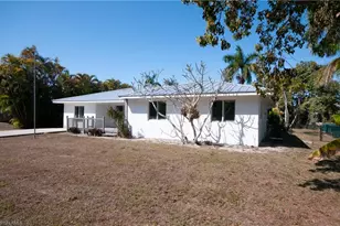 54 Liberty Ln, Naples, FL 34112 - Photo 3