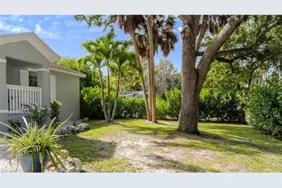 211 Palmacea Rd, Fort Myers, FL 33905 - Photo 33