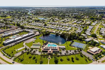 124 Versailles Cir, Naples, FL 34112 - Photo 19