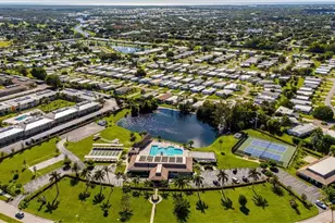 124 Versailles Cir, Naples, FL 34112 - Photo 19