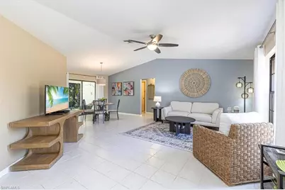 124 Versailles Cir, Naples, FL 34112 - Photo 3