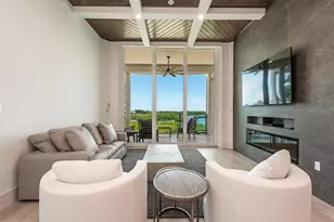 60 Seagate Dr, Naples, FL 34103 - Photo 3