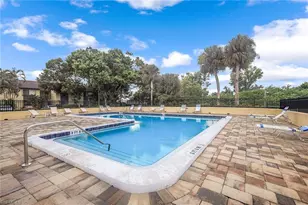 1400 Green Valley Cir, Naples, FL 34104 - Photo 19