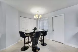 1400 Green Valley Cir, Naples, FL 34104 - Photo 9