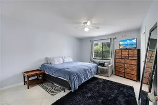 1400 Green Valley Cir, Naples, FL 34104 - Photo 11