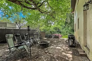 1400 Green Valley Cir, Naples, FL 34104 - Photo 17