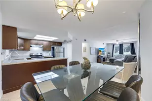 1400 Green Valley Cir, Naples, FL 34104 - Photo 5