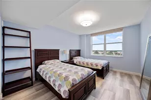 6585 Nicholas Blvd, Naples, FL 34108 - Photo 17