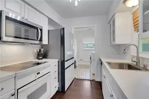 2593 Poinciana St, Naples, FL 34105 - Photo 11