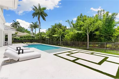 1985 Crayton Rd, Naples, FL 34102 - Photo 13
