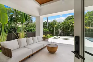 1985 Crayton Rd, Naples, FL 34102 - Photo 9