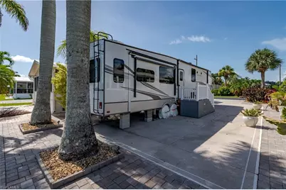 1146 Silver Lakes Blvd, Naples, FL 34114 - Photo 23