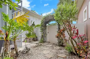 516 Eagle Creek Dr, Naples, FL 34113 - Photo 5