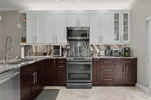 3299 Megan Ln, Naples, FL 34109 - Photo 13