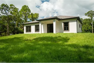 135 McArthur Blvd, Lehigh Acres, FL 33974 - Photo 33