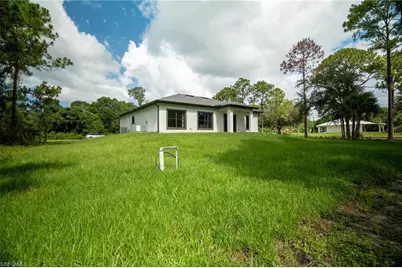135 McArthur Blvd, Lehigh Acres, FL 33974 - Photo 35