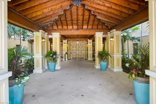 2728 Tiburon Blvd E, Naples, FL 34109 - Photo 23
