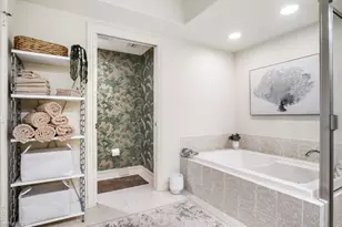 2728 Tiburon Blvd E, Naples, FL 34109 - Photo 17
