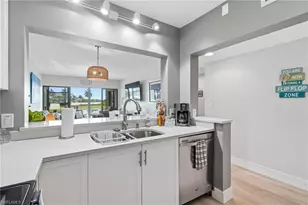 803 River Point Dr, Naples, FL 34102 - Photo 21