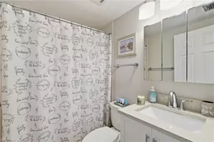 803 River Point Dr, Naples, FL 34102 - Photo 9