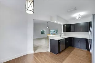 9624 Crescent Garden Dr, Naples, FL 34109 - Photo 7