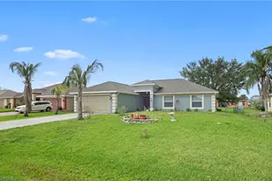 423 Windermere Dr, Lehigh Acres, FL 33972 - Photo 3