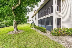 8081 S Woods Cir, Fort Myers, FL 33919 - Photo 17