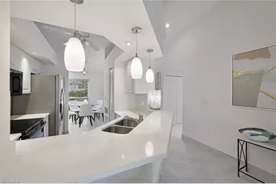 881 Gulf Pavilion Dr #201, Naples, FL 34108 - Photo 7