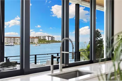 18 Pelican St E, Naples, FL 34113 - Photo 17