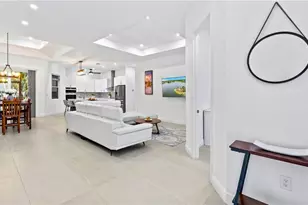 569 Desoto Blvd S, Naples, FL 34117 - Photo 5