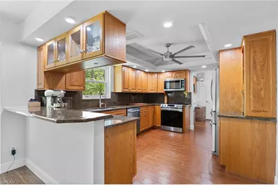201 Perkins Dr, Naples, FL 34119 - Photo 9