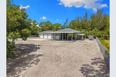 201 Perkins Dr, Naples, FL 34119 - Photo 7