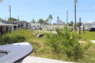 3884 Plumosa Dr, Fort Myers, FL 33956 - Photo 23