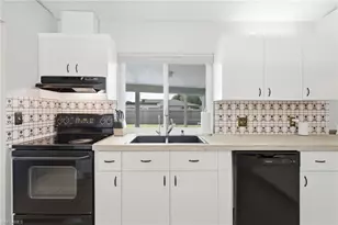 3022 47th St SW, Naples, FL 34116 - Photo 15