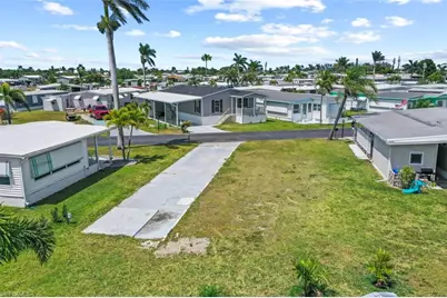 339 Mattie Ave, Fort Myers, FL 33908 - Photo 7