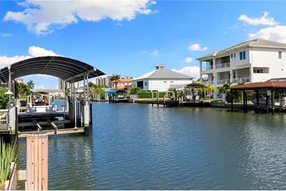 357 Egret Ave, Naples, FL 34108 - Photo 17