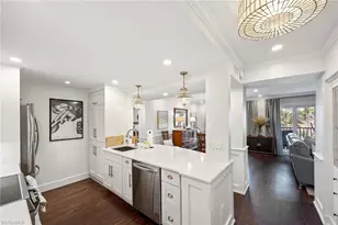555 Park Shore Dr, Naples, FL 34103 - Photo 15