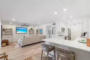 1910 Gulf Shore Blvd N, Naples, FL 34102 - Photo 3