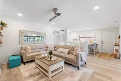 1910 Gulf Shore Blvd N #204, Naples, FL 34102 - Photo 11