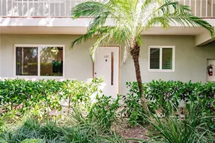 527 Broad Ave S, Naples, FL 34102 - Photo 3