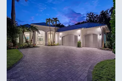 2363 Crayton Rd, Naples, FL 34103 - Photo 3