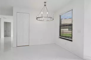 10008 Chesapeake Bay Dr, Fort Myers, FL 33913 - Photo 15