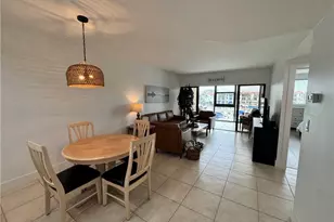801 River Point Dr, Naples, FL 34102 - Photo 7