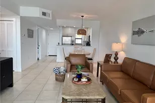 801 River Point Dr, Naples, FL 34102 - Photo 13