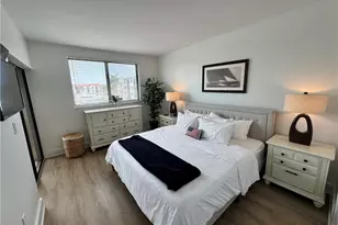 801 River Point Dr, Naples, FL 34102 - Photo 15