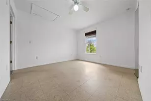 10274 Kingdom Ct, Naples, FL 34114 - Photo 9