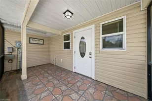 10274 Kingdom Ct, Naples, FL 34114 - Photo 15